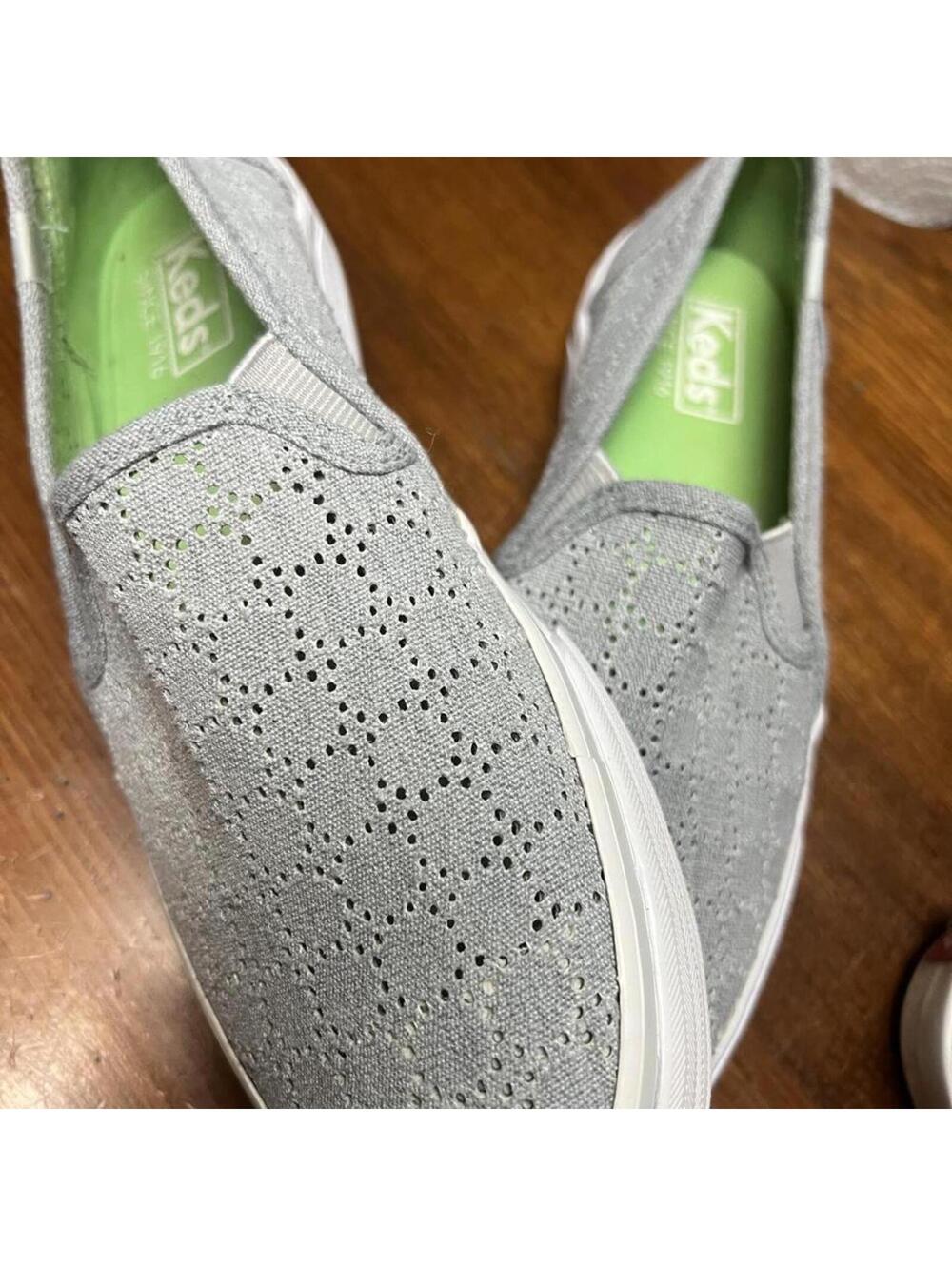 Keds Women's Grey and Silver Trainer